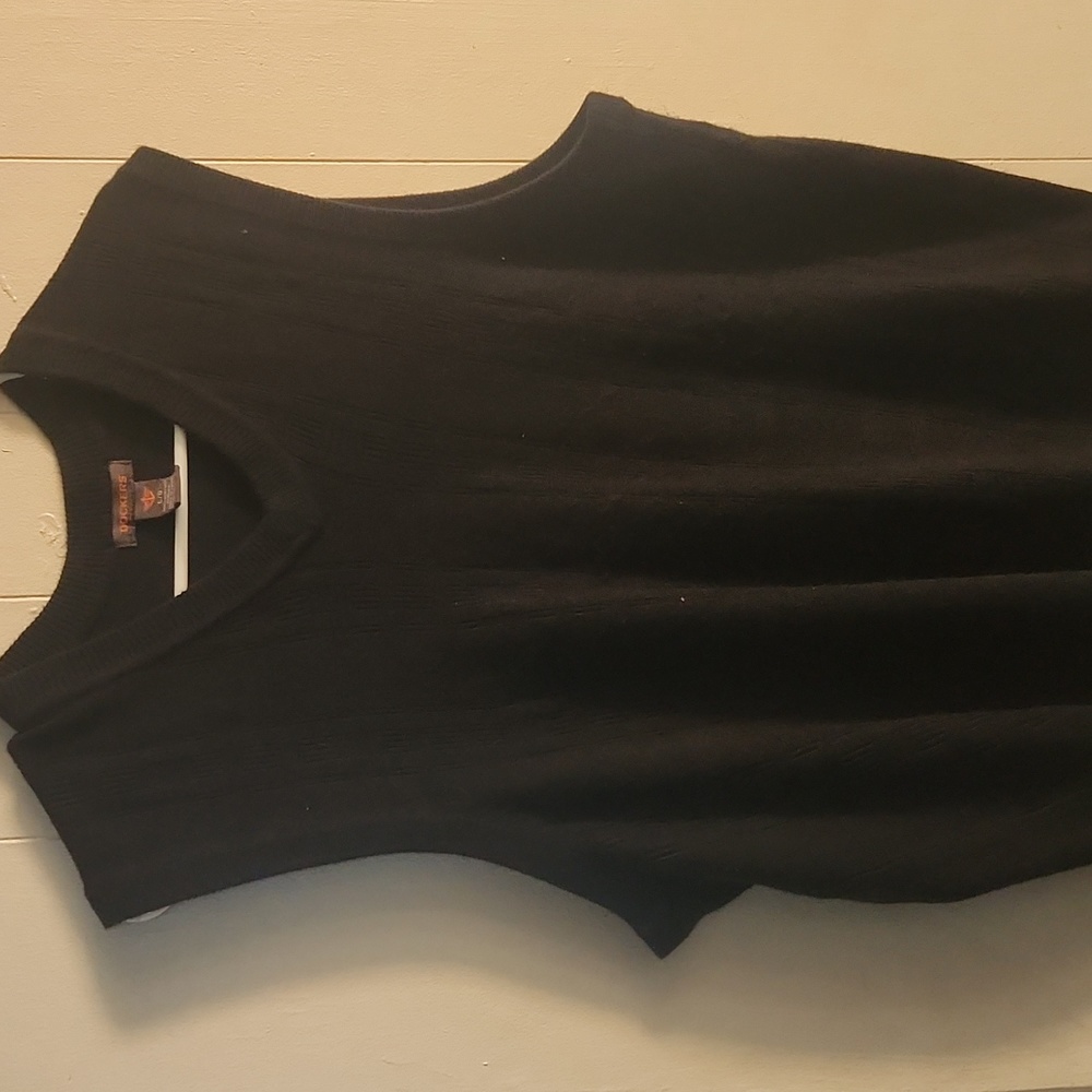 EUC DOCKERS SIZE L BLACK VEST